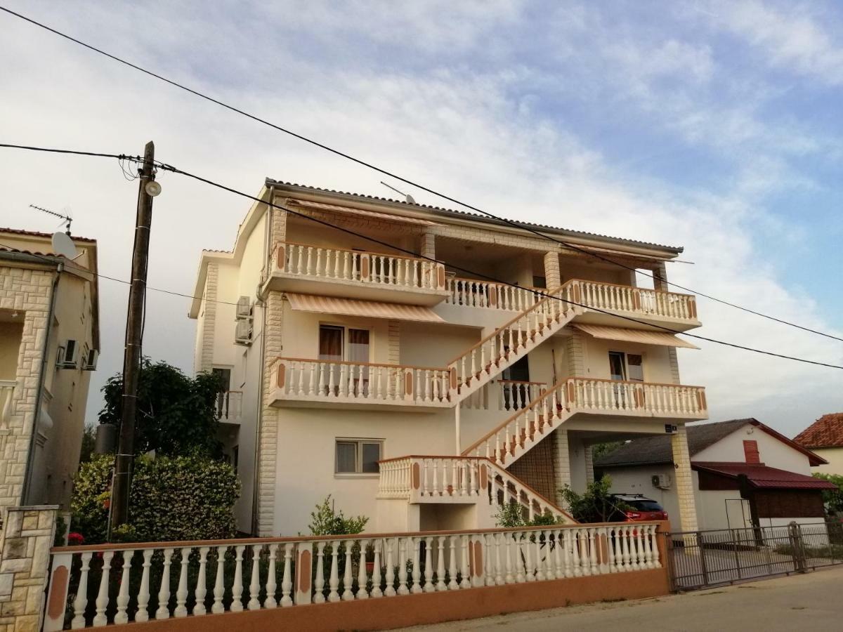 Apartments Brkovic Сукошан Екстер'єр фото